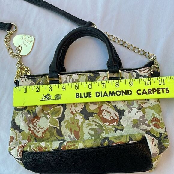 Betsey Johnson Gold Chain Strap Shoulder Bag Purse Crossbody - Picture 10 of 13